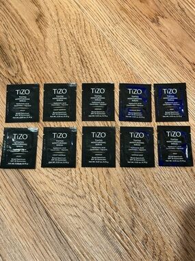 TiZO Tinted Moisturizing Serum Single-Use Sachets